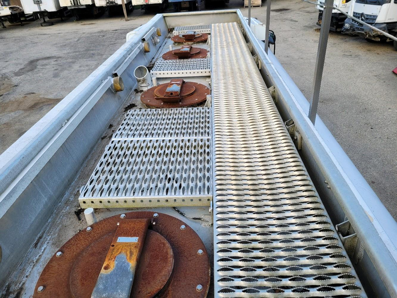 Camión cisterna RENAULT PREMIUM 210.19 CITERNE: foto 6 Camión cisterna RENAULT PREMIUM 210.19 CITERNE: foto 6