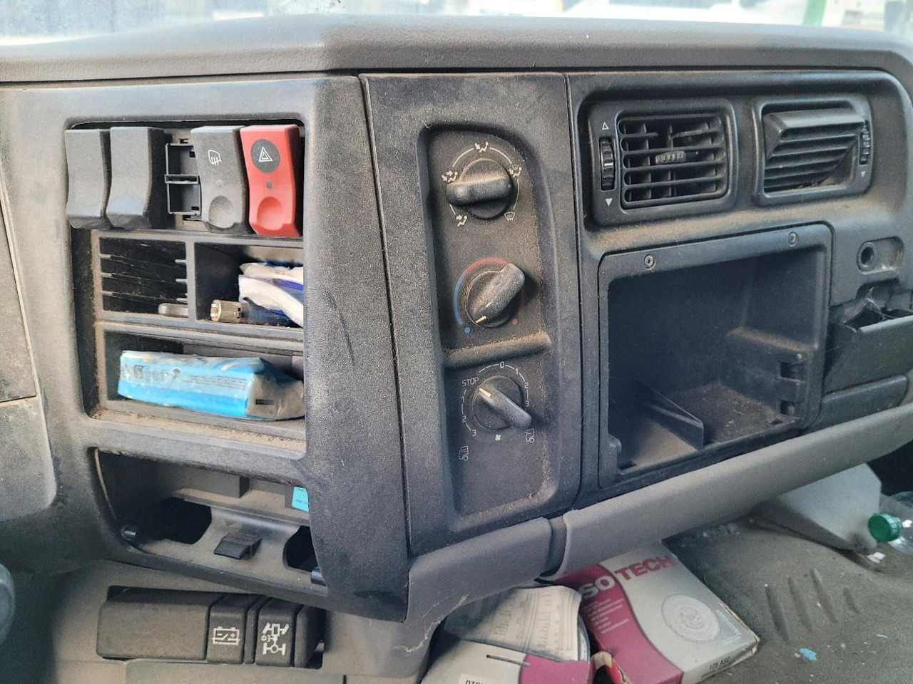 Camión cisterna RENAULT PREMIUM 210.19 CITERNE: foto 14 Camión cisterna RENAULT PREMIUM 210.19 CITERNE: foto 14