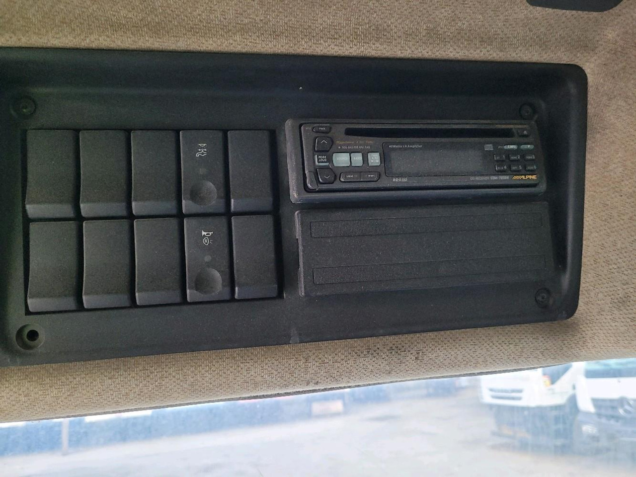 Camión cisterna RENAULT PREMIUM 210.19 CITERNE: foto 13 Camión cisterna RENAULT PREMIUM 210.19 CITERNE: foto 13