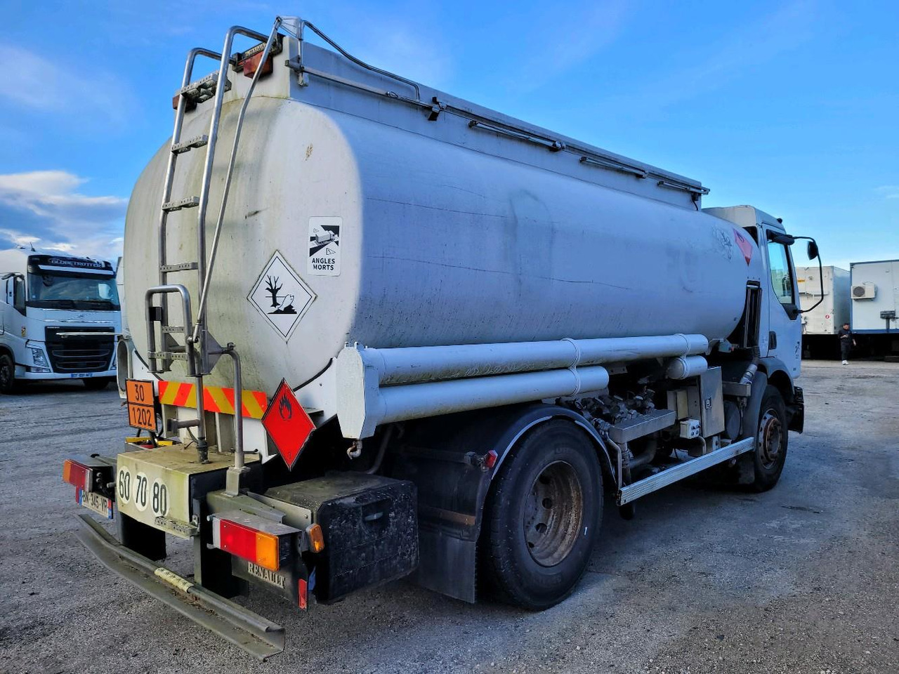 RENAULT PREMIUM 210.19 CITERNE - Camión cisterna: foto 4 RENAULT PREMIUM 210.19 CITERNE - Camión cisterna: foto 4