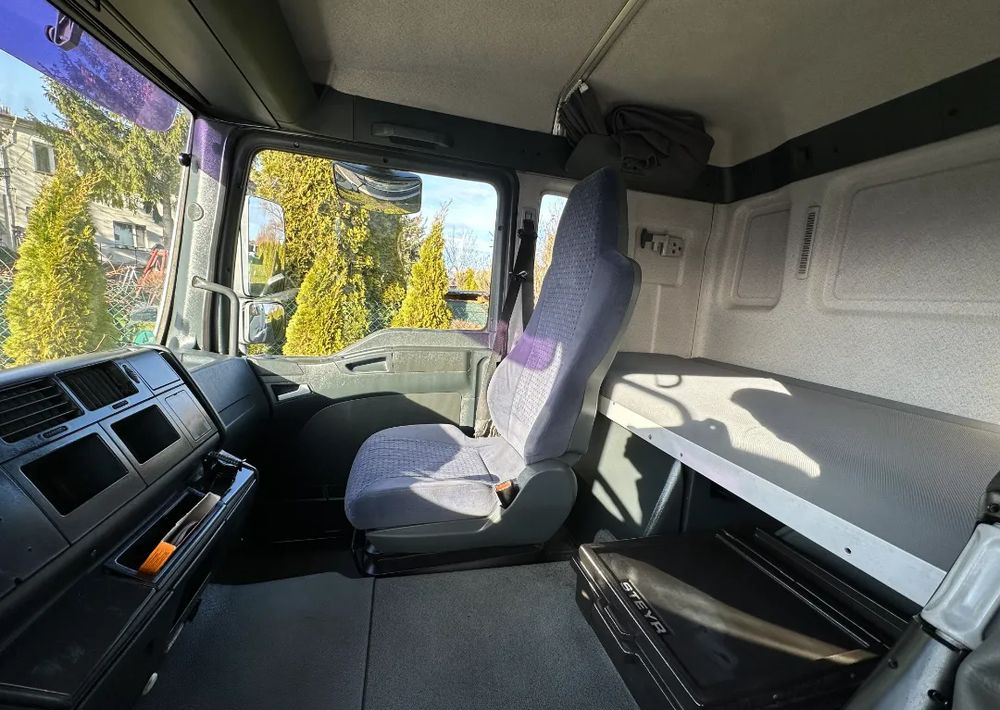 Arrendamiento de  MAN TGA 24.410 6x4 HIAB MANUAL MAN TGA 24.410 6x4 HIAB MANUAL: foto 12