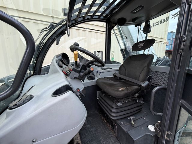 Manipulador telescópico Bobcat TL43.80HF Agri / 130 PS / 2019 BJ / 2.342 H: foto 14 Manipulador telescópico Bobcat TL43.80HF Agri / 130 PS / 2019 BJ / 2.342 H: foto 14
