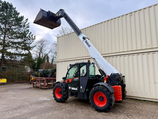 Manipulador telescópico Bobcat TL43.80HF Agri / 130 PS / 2019 BJ / 2.342 H: foto 9 Manipulador telescópico Bobcat TL43.80HF Agri / 130 PS / 2019 BJ / 2.342 H: foto 9
