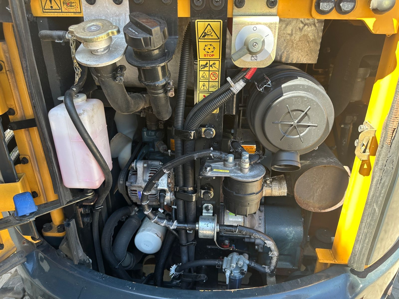 Arrendamiento de  Hyundai Robex25Z-9AK / 2018 BJ / 2.962 H / 2.580 KG Hyundai Robex25Z-9AK / 2018 BJ / 2.962 H / 2.580 KG: foto 11