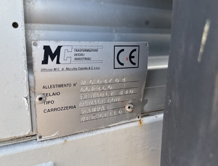 Camión caja abierta para transporte de equipos pesados RENAULT PREMIUM340: foto 6 Camión caja abierta para transporte de equipos pesados RENAULT PREMIUM340: foto 6