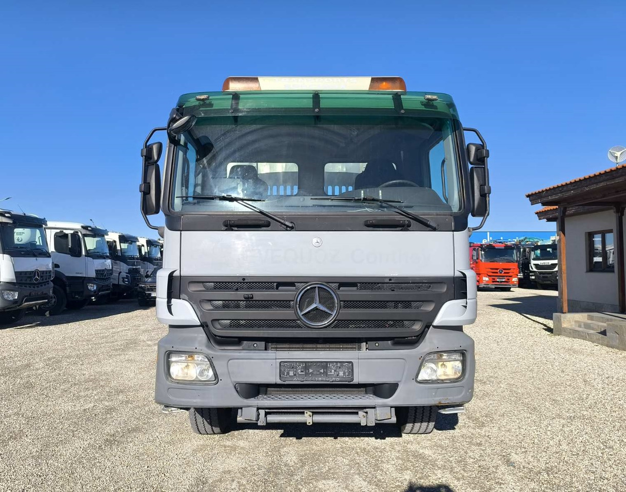 MERCEDES-BENZ Actros 1855 4X4 - Camión volquete: foto 2 MERCEDES-BENZ Actros 1855 4X4 - Camión volquete: foto 2