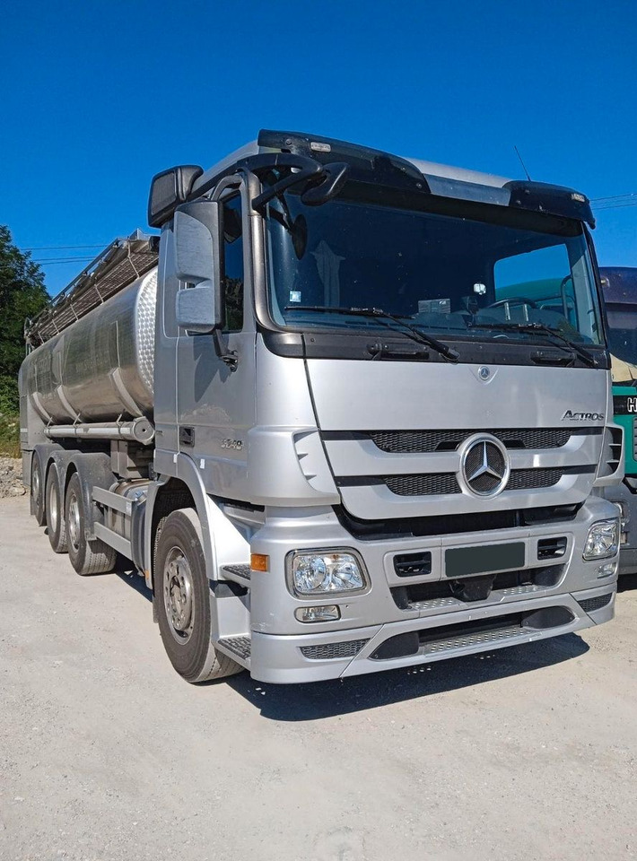 Mercedes-Benz ACTROS 3248 - Camión cisterna: foto 1 Mercedes-Benz ACTROS 3248 - Camión cisterna: foto 1