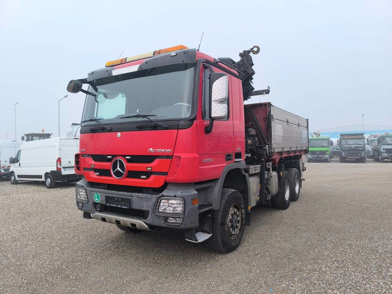 Mercedes-Benz ACTROS 3355 V8 6X6 HIAB 211 EP-5 HIPRO - Camión volquete, Camión grúa: foto 3 Mercedes-Benz ACTROS 3355 V8 6X6 HIAB 211 EP-5 HIPRO - Camión volquete, Camión grúa: foto 3