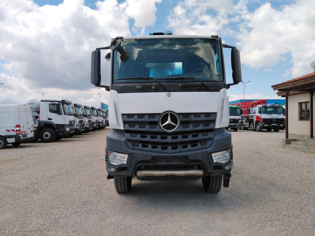Mercedes-Benz AROCS 4140 CIFA MAGNUM MK28.4L 8X6 - Camión hormigonera con bomba: foto 2 Mercedes-Benz AROCS 4140 CIFA MAGNUM MK28.4L 8X6 - Camión hormigonera con bomba: foto 2