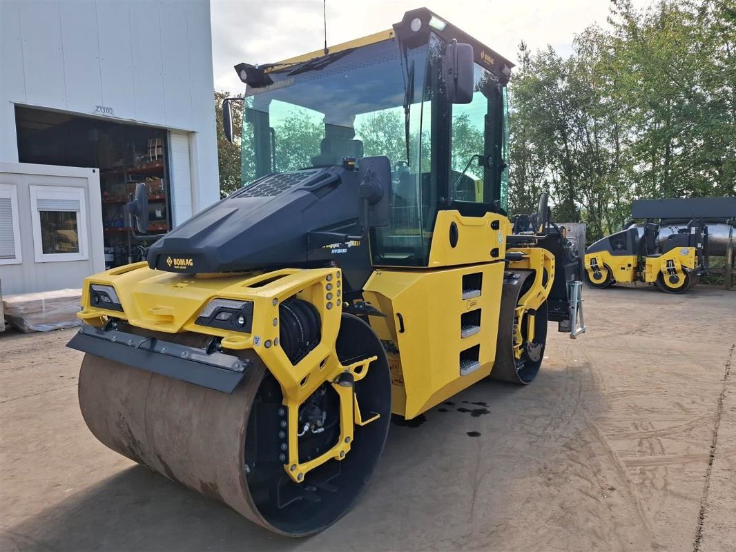 BOMAG DE BW 174 AP-5 AM Hybrid Stage V/Tier 4f - Apisonadora de asfalto: foto 1 BOMAG DE BW 174 AP-5 AM Hybrid Stage V/Tier 4f - Apisonadora de asfalto: foto 1
