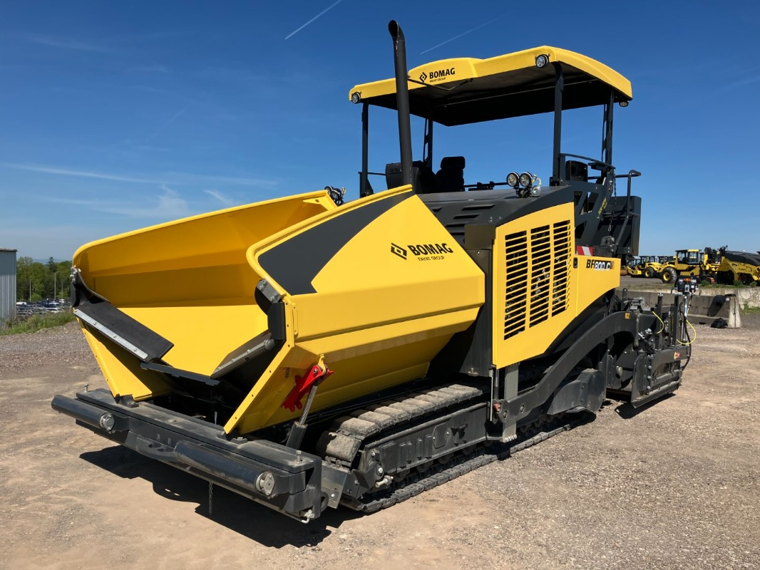 BOMAG IT BF 800 C S600 Stage IIIa/Tier 3 - Pavimentadora de asfalto: foto 1 BOMAG IT BF 800 C S600 Stage IIIa/Tier 3 - Pavimentadora de asfalto: foto 1