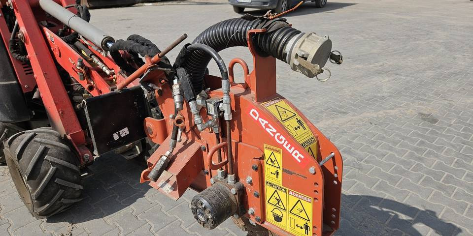 Ditch Witch MicroTrench MT6 piła pod światłowód do cięcia asfaltu/betonu - Maquinaria para hormigón: foto 2 Ditch Witch MicroTrench MT6 piła pod światłowód do cięcia asfaltu/betonu - Maquinaria para hormigón: foto 2