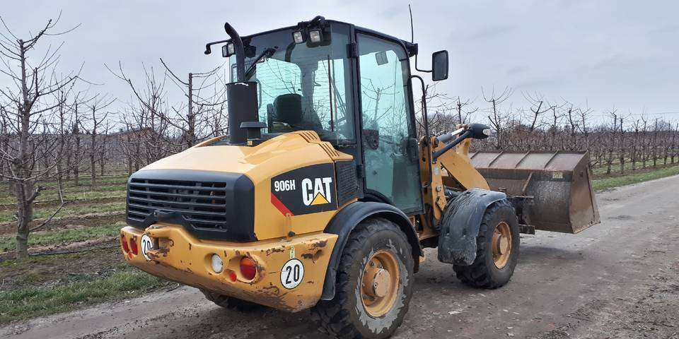 Ładowarka Caterpillar 906H widły + łyżka - Cargadora de ruedas: foto 4 Ładowarka Caterpillar 906H widły + łyżka - Cargadora de ruedas: foto 4