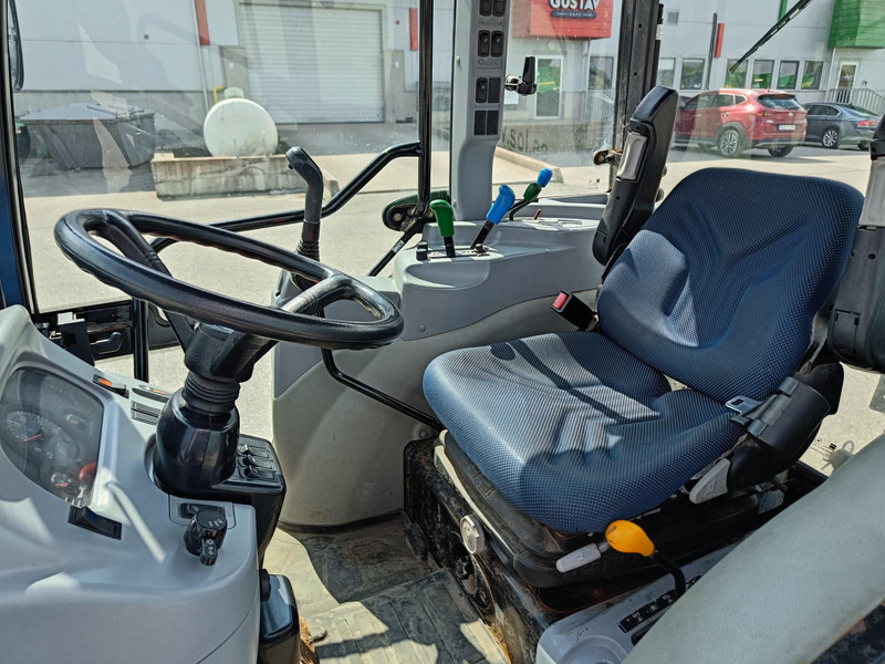 Arrendamiento de New Holland Boomer 40 New Holland Boomer 40: foto 9 Arrendamiento de New Holland Boomer 40 New Holland Boomer 40: foto 9