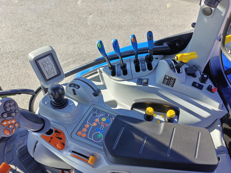 Tractor New Holland T6.180 DC: foto 13