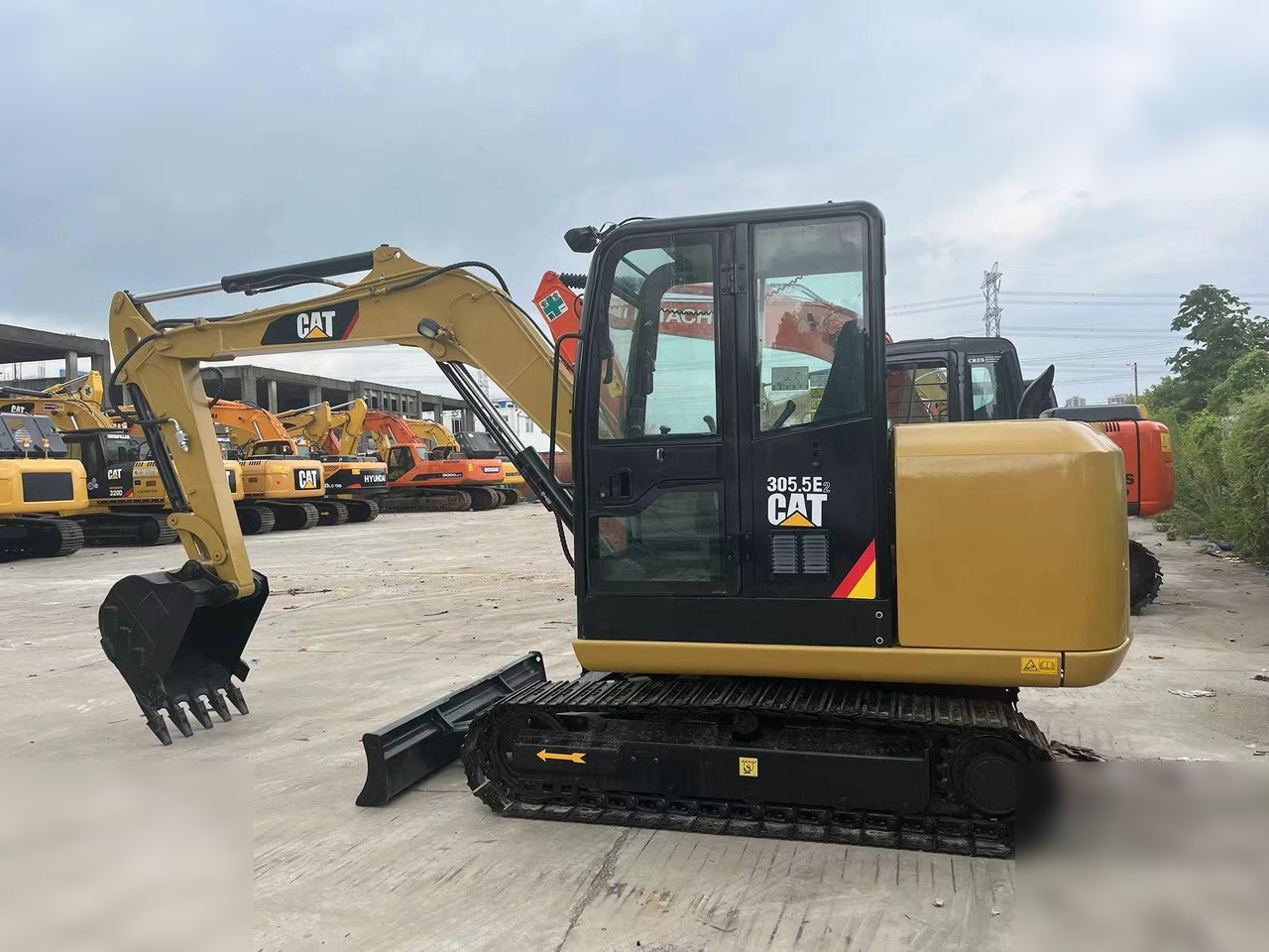 CATERPILLAR 305.5E2 - Miniexcavadora: foto 1 CATERPILLAR 305.5E2 - Miniexcavadora: foto 1