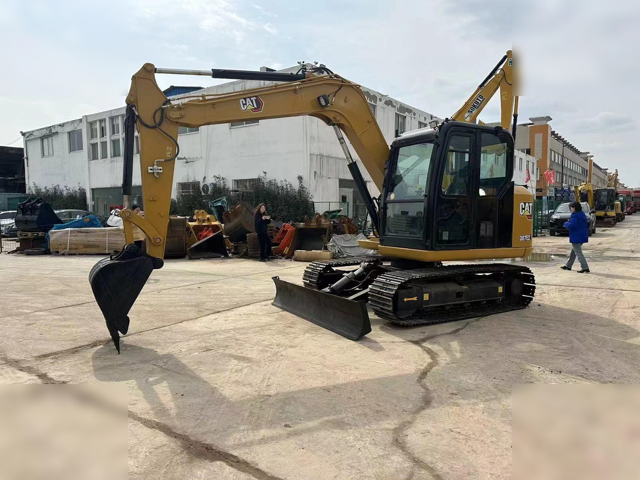 CATERPILLAR 307E2 - Excavadora de cadenas: foto 1 CATERPILLAR 307E2 - Excavadora de cadenas: foto 1