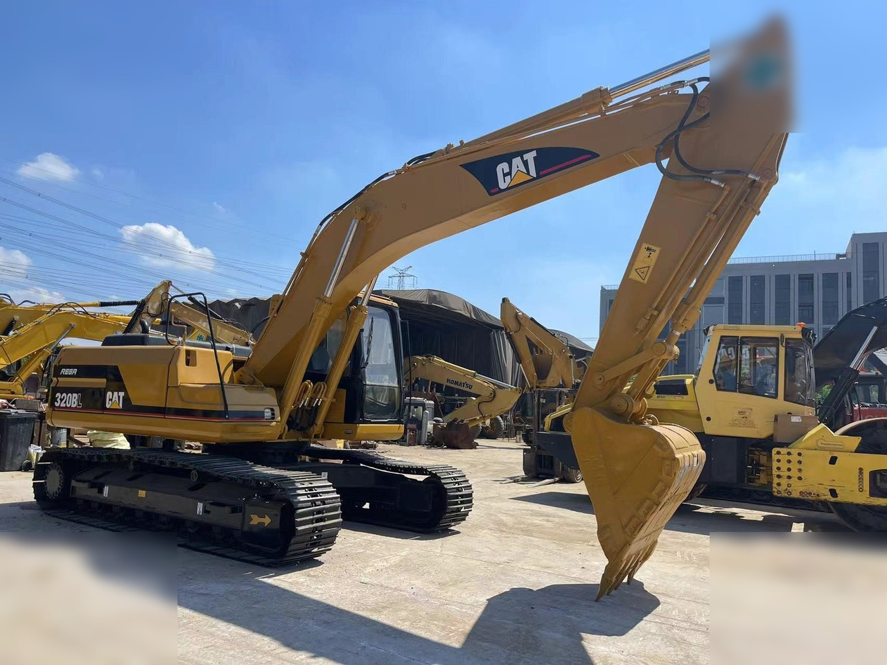 CATERPILLAR 320BL - Excavadora de cadenas: foto 3 CATERPILLAR 320BL - Excavadora de cadenas: foto 3