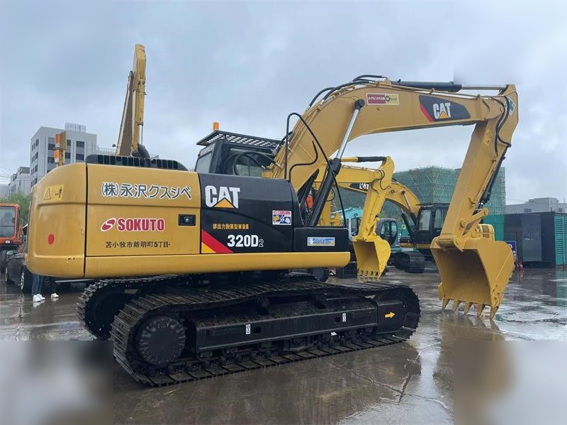 CATERPILLAR 320D2 - Excavadora de cadenas: foto 2 CATERPILLAR 320D2 - Excavadora de cadenas: foto 2