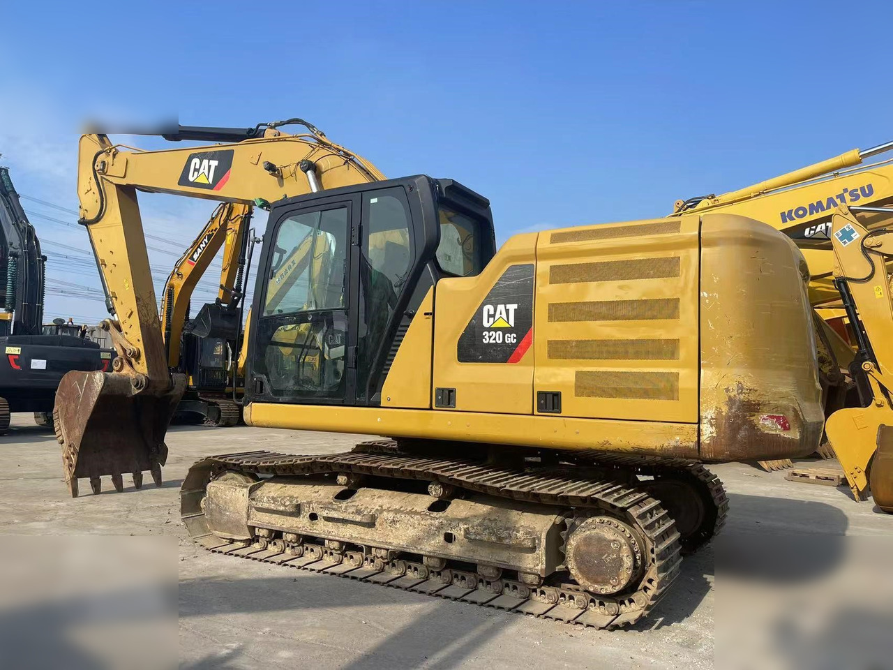 CATERPILLAR 320GC - Excavadora de cadenas: foto 1 CATERPILLAR 320GC - Excavadora de cadenas: foto 1