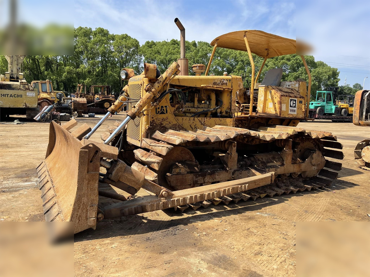 CATERPILLAR D5B - Bulldozer: foto 1 CATERPILLAR D5B - Bulldozer: foto 1