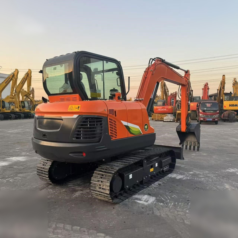 DOOSAN DX60E-10N - Excavadora de cadenas: foto 2 DOOSAN DX60E-10N - Excavadora de cadenas: foto 2