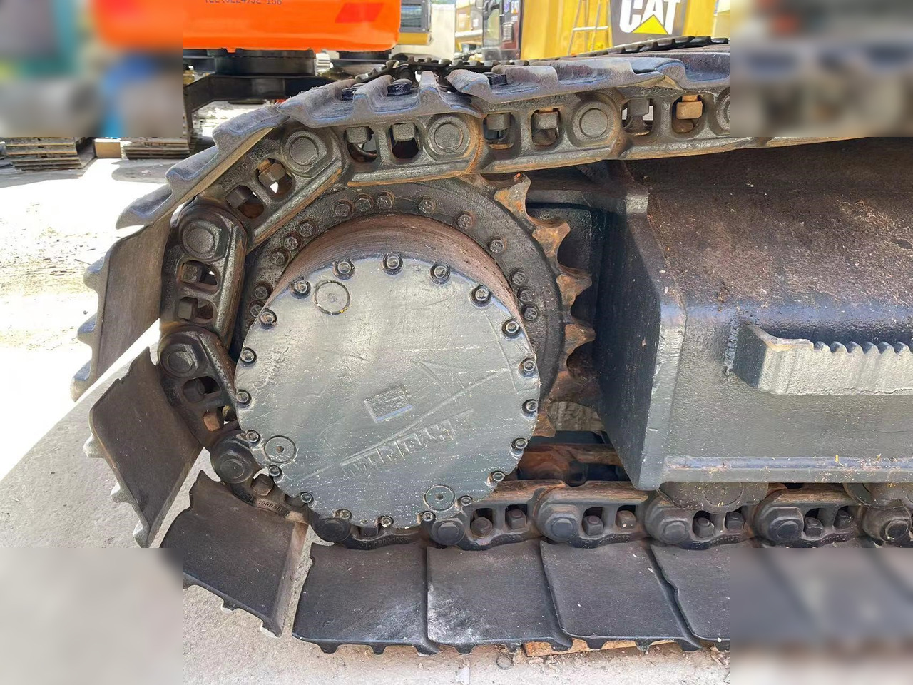 Excavadora de cadenas HYUNDAI ROBEX 220 LC-9S: foto 7 Excavadora de cadenas HYUNDAI ROBEX 220 LC-9S: foto 7