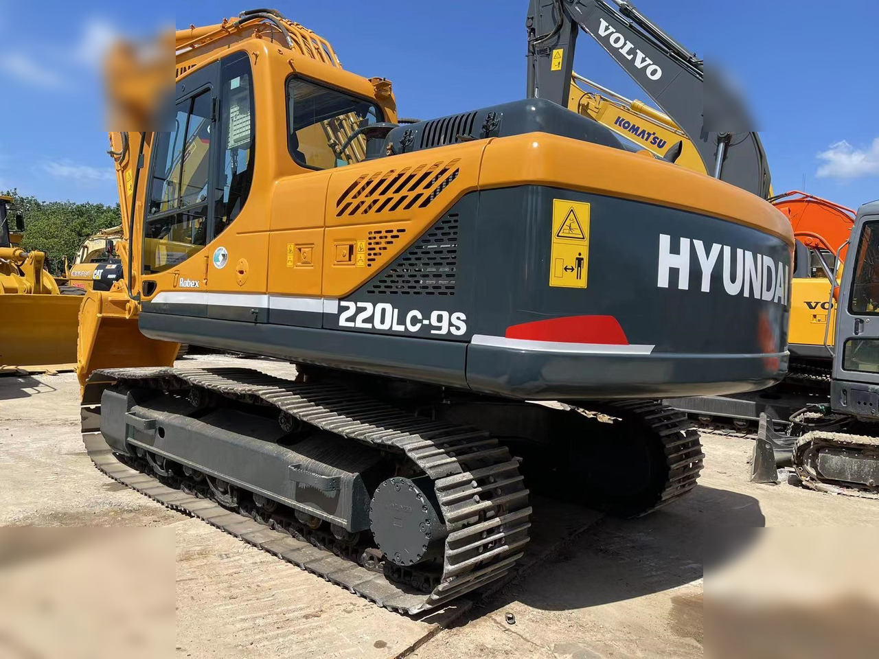 Excavadora de cadenas HYUNDAI ROBEX 220 LC-9S: foto 6 Excavadora de cadenas HYUNDAI ROBEX 220 LC-9S: foto 6