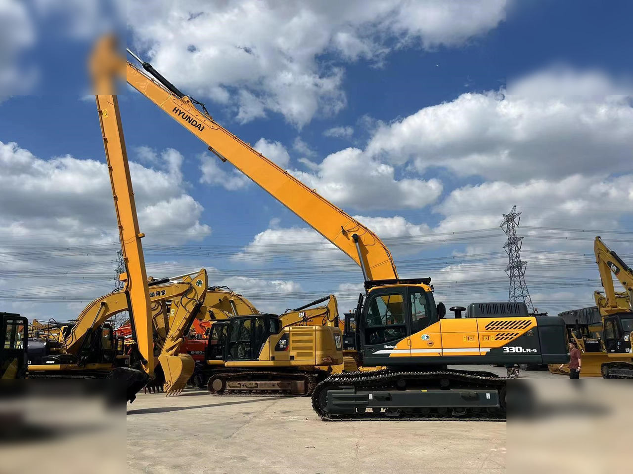 HYUNDAI ROBEX 330 LC-9S - Excavadora de demolición: foto 1 HYUNDAI ROBEX 330 LC-9S - Excavadora de demolición: foto 1