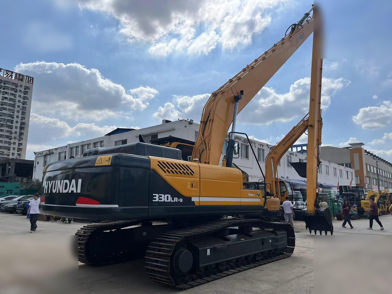 HYUNDAI ROBEX 330 LC-9S - Excavadora de demolición: foto 2 HYUNDAI ROBEX 330 LC-9S - Excavadora de demolición: foto 2