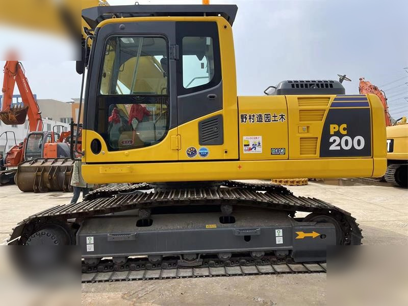 KOMATSU PC200-8 - Excavadora de cadenas: foto 3 KOMATSU PC200-8 - Excavadora de cadenas: foto 3