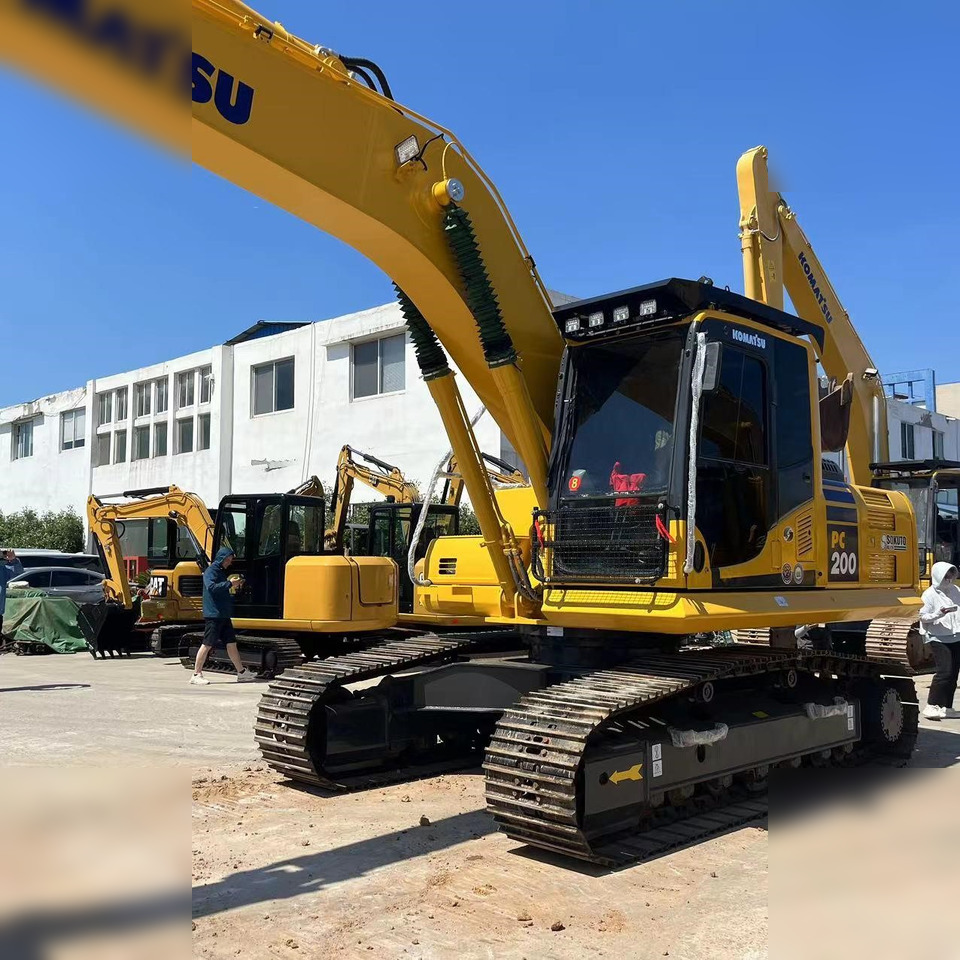 KOMATSU PC200-8 - Excavadora de cadenas: foto 3 KOMATSU PC200-8 - Excavadora de cadenas: foto 3