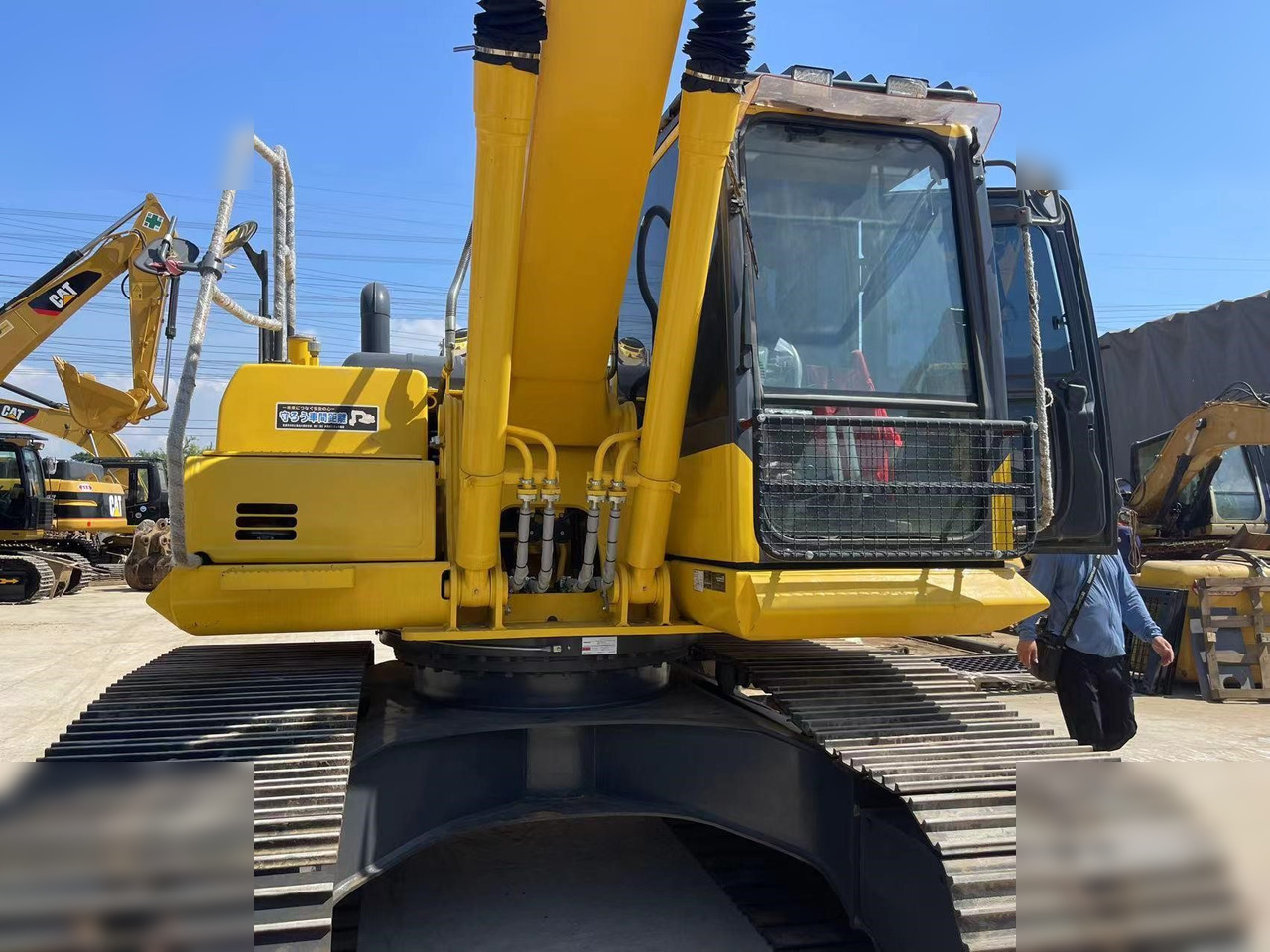 KOMATSU PC200-8 - Excavadora de cadenas: foto 4 KOMATSU PC200-8 - Excavadora de cadenas: foto 4
