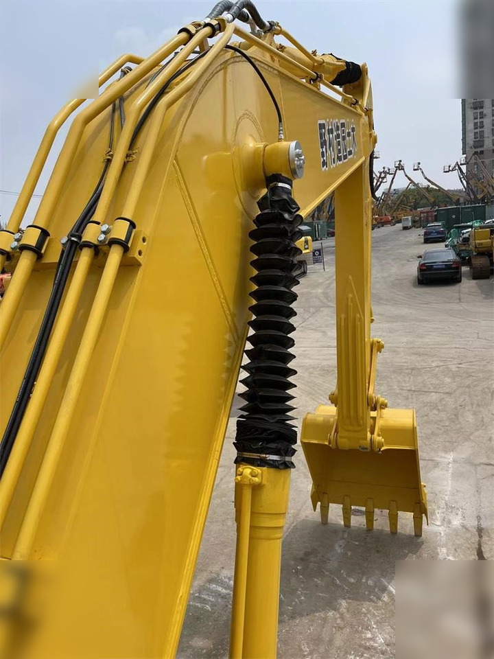 KOMATSU PC200-8 - Excavadora de cadenas: foto 5 KOMATSU PC200-8 - Excavadora de cadenas: foto 5
