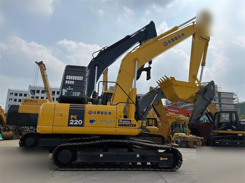 KOMATSU PC220-7 - Excavadora de cadenas: foto 1 KOMATSU PC220-7 - Excavadora de cadenas: foto 1