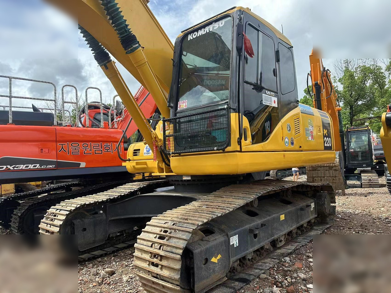 KOMATSU PC220-7 - Excavadora de cadenas: foto 5 KOMATSU PC220-7 - Excavadora de cadenas: foto 5