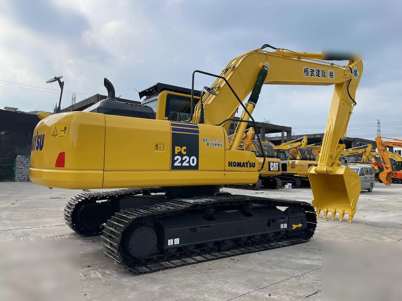 KOMATSU PC220-8 - Excavadora de cadenas: foto 5 KOMATSU PC220-8 - Excavadora de cadenas: foto 5