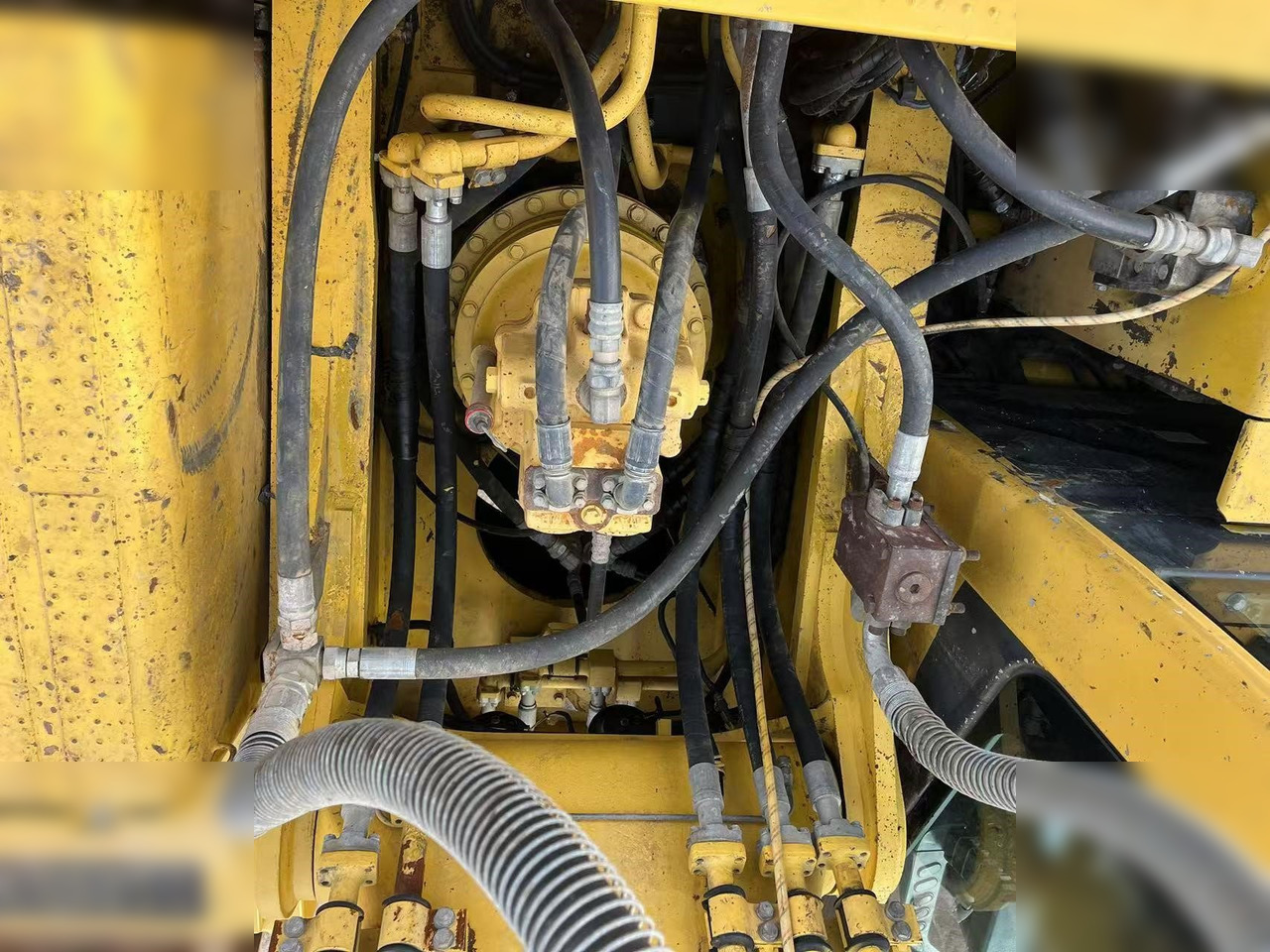 Excavadora de cadenas KOMATSU PC400-8R: foto 9