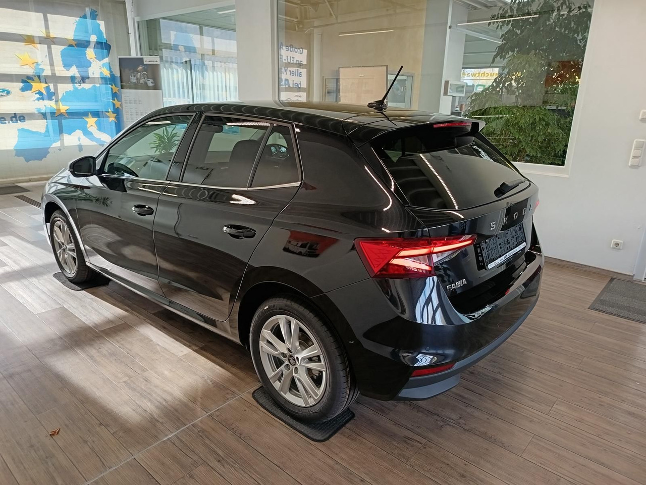 Skoda Fabia 130 Jahre 1,0TSI DSG*AHK-VORBER.*LED*R-KAM - Berlina: foto 4 Skoda Fabia 130 Jahre 1,0TSI DSG*AHK-VORBER.*LED*R-KAM - Berlina: foto 4