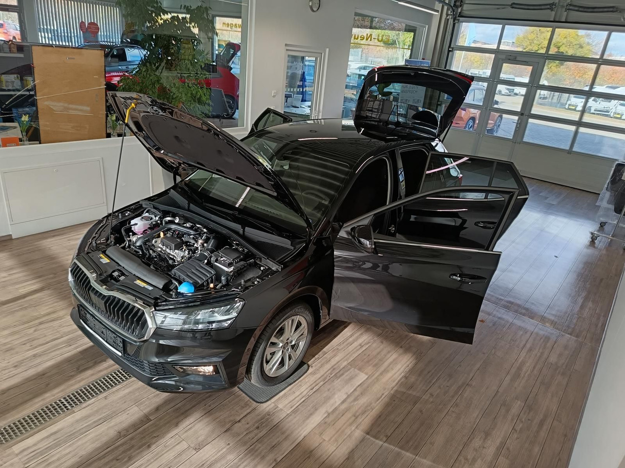 Skoda Fabia 130 Jahre 1,0TSI DSG*AHK-VORBER.*LED*R-KAM - Berlina: foto 2 Skoda Fabia 130 Jahre 1,0TSI DSG*AHK-VORBER.*LED*R-KAM - Berlina: foto 2