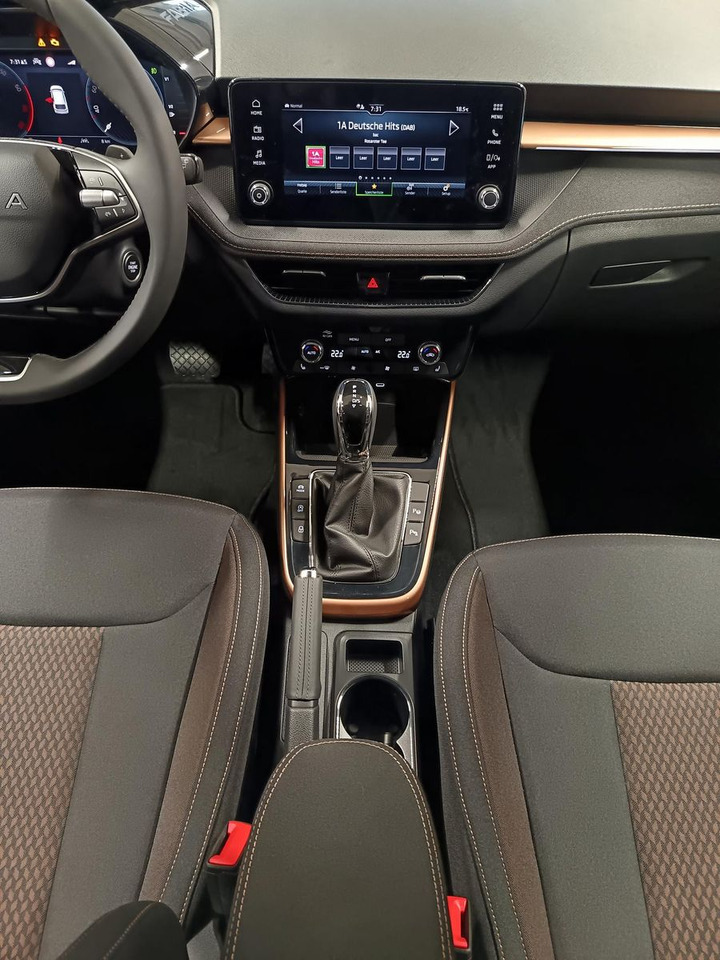 Berlina Skoda Fabia 30 Jahre DSG*VORBER.AHK*LED*R-KAM*TEMP*DAB: foto 10 Berlina Skoda Fabia 30 Jahre DSG*VORBER.AHK*LED*R-KAM*TEMP*DAB: foto 10