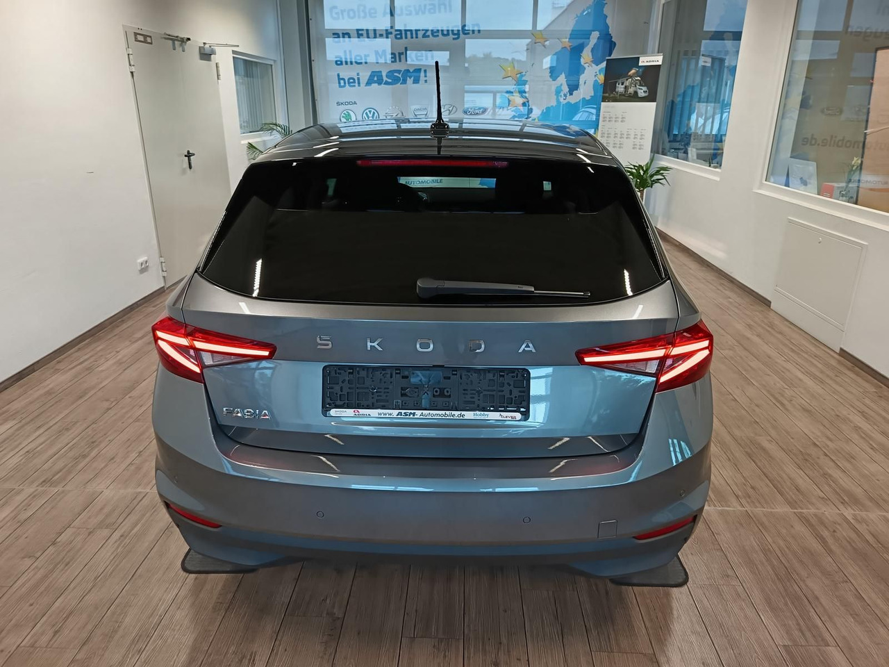 Skoda Fabia 30 Jahre DSG*VORBER.AHK*LED*R-KAM*TEMP*DAB - Berlina: foto 5 Skoda Fabia 30 Jahre DSG*VORBER.AHK*LED*R-KAM*TEMP*DAB - Berlina: foto 5