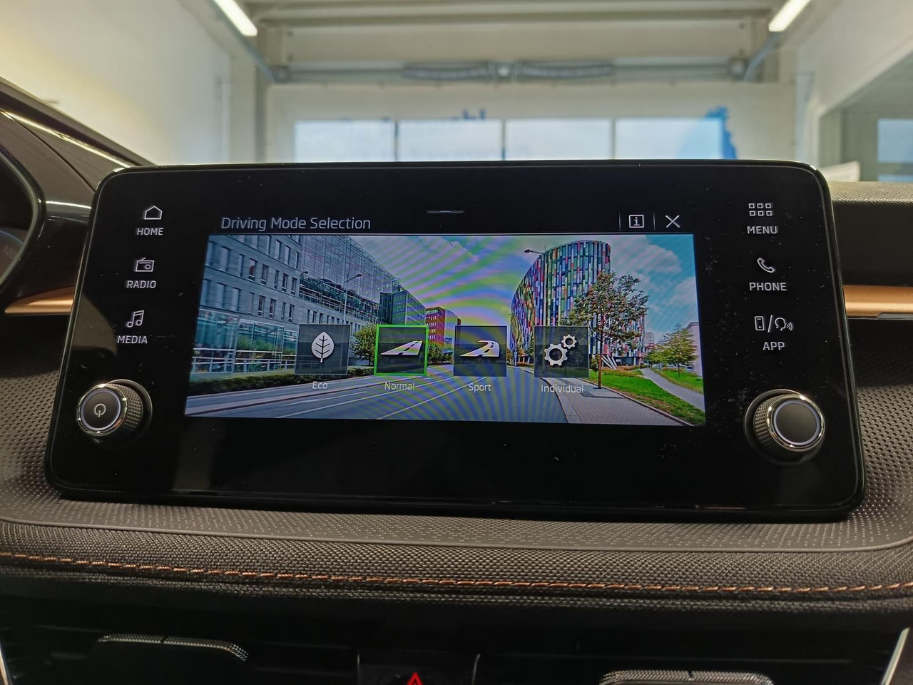 Berlina Skoda Fabia 30 Jahre DSG*VORBER.AHK*LED*R-KAM*TEMP*DAB: foto 15 Berlina Skoda Fabia 30 Jahre DSG*VORBER.AHK*LED*R-KAM*TEMP*DAB: foto 15