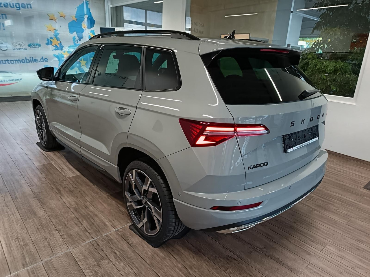 Skoda Karoq Sportline 1,5 TSI DSG*AHK*PSD*STD.HZG*NAVI - SUV/ Todoterreno: foto 4 Skoda Karoq Sportline 1,5 TSI DSG*AHK*PSD*STD.HZG*NAVI - SUV/ Todoterreno: foto 4