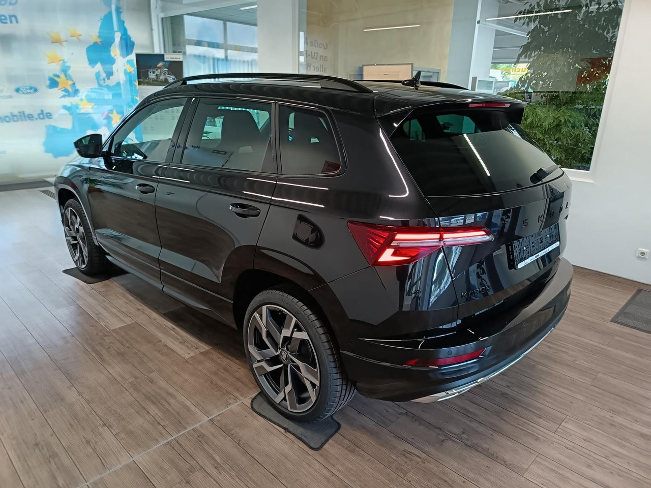 Skoda Karoq Sportline 1,5 TSI DSG*AHK*PSD*STD.HZG*NAVI - SUV/ Todoterreno: foto 4 Skoda Karoq Sportline 1,5 TSI DSG*AHK*PSD*STD.HZG*NAVI - SUV/ Todoterreno: foto 4