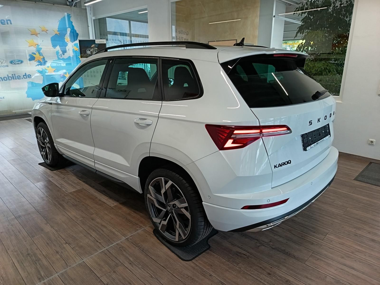 Skoda Karoq Sportline 1,5 TSI DSG*AHK*PSD*STD.HZG*NAVI - SUV/ Todoterreno: foto 4 Skoda Karoq Sportline 1,5 TSI DSG*AHK*PSD*STD.HZG*NAVI - SUV/ Todoterreno: foto 4