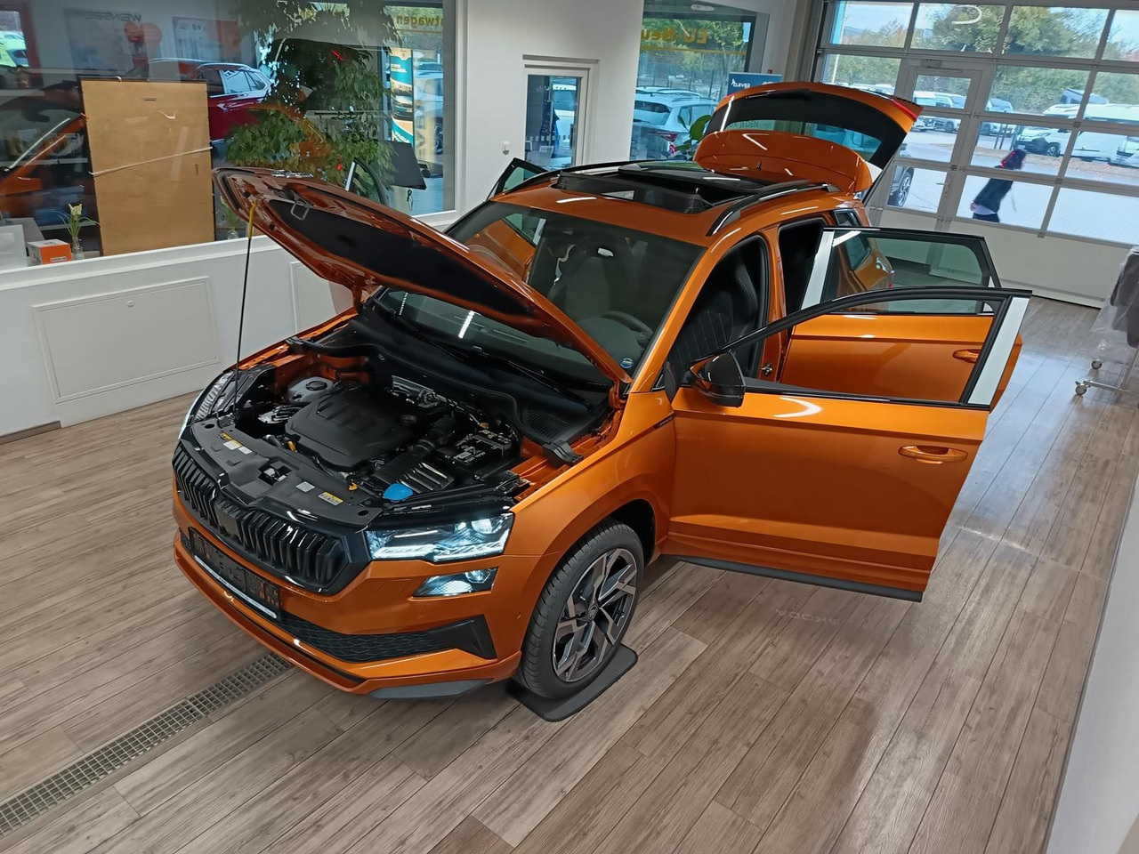 Skoda Karoq Sportline 2,0 TDI DSG 4x4*AHK*PSD*STD.HZG* - SUV/ Todoterreno: foto 2 Skoda Karoq Sportline 2,0 TDI DSG 4x4*AHK*PSD*STD.HZG* - SUV/ Todoterreno: foto 2