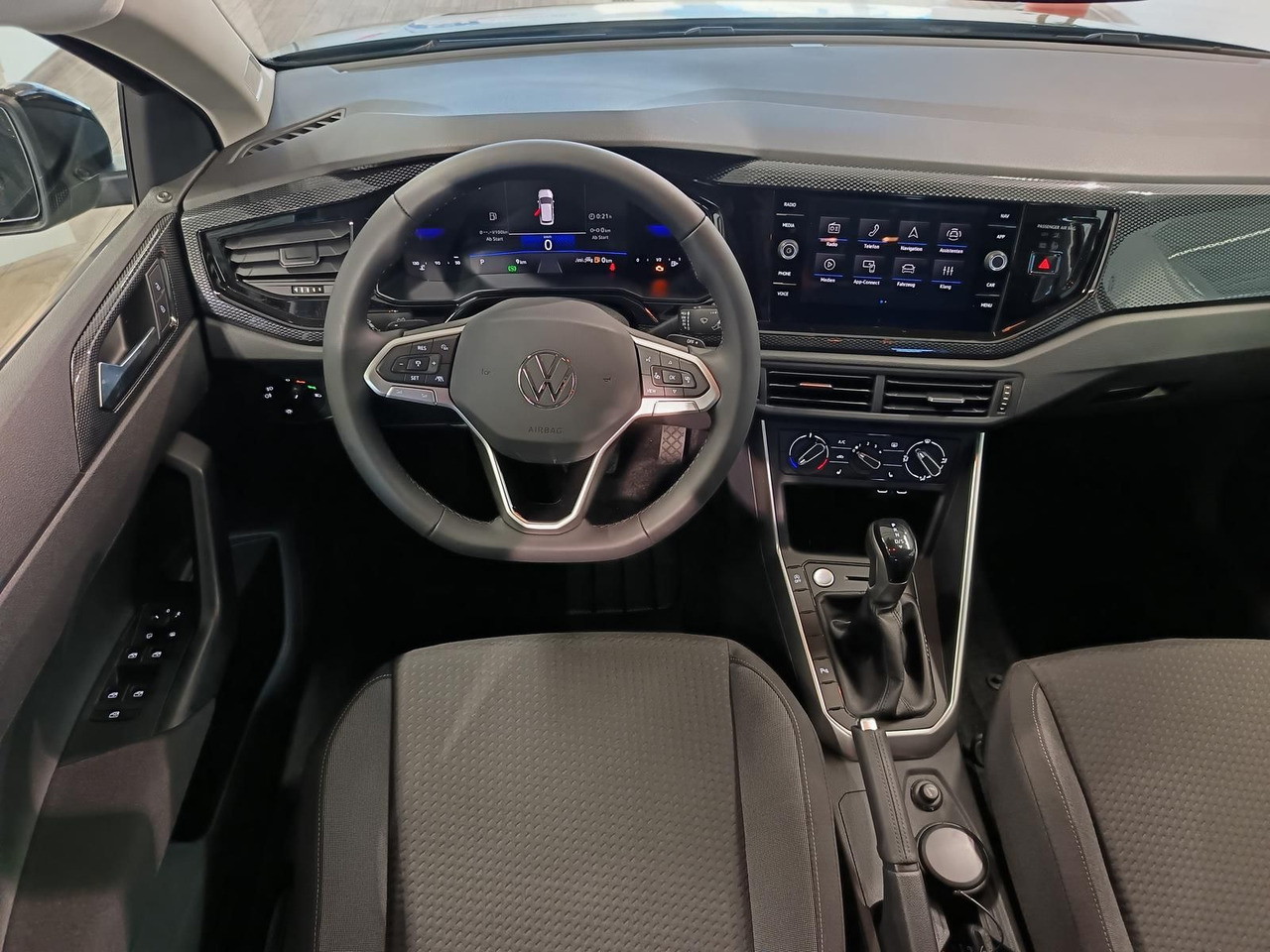Coche Volkswagen Polo Life 1.0 TSI 70kW DSG*LED*ACC*R-KAM*DAB*PDC: foto 7