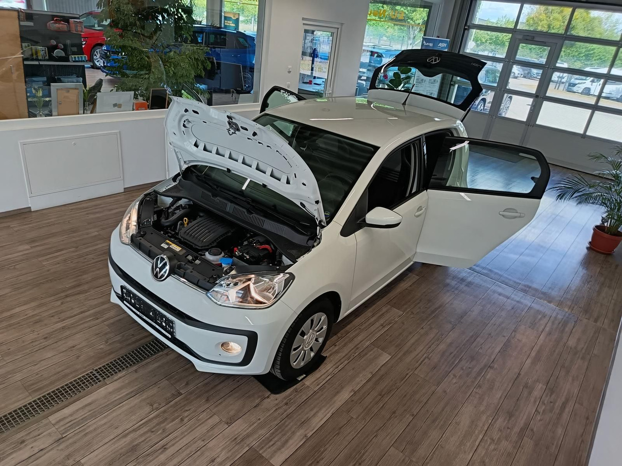 Volkswagen up! move up! 1.0*R-KAM*PDC*SHZ*MAPS+MORE*DAB*NSW - Coche: foto 2 Volkswagen up! move up! 1.0*R-KAM*PDC*SHZ*MAPS+MORE*DAB*NSW - Coche: foto 2