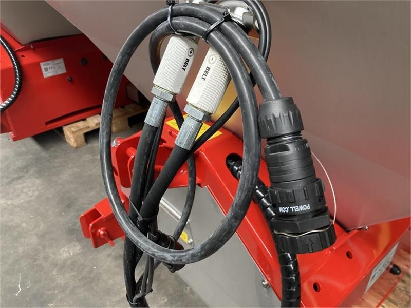 Bredal SGS 2000 Inkl. Lysanlæg, sold og rullepresenning - Esparcidor de sal para Vehículo municipal: foto 5 Bredal SGS 2000 Inkl. Lysanlæg, sold og rullepresenning - Esparcidor de sal para Vehículo municipal: foto 5